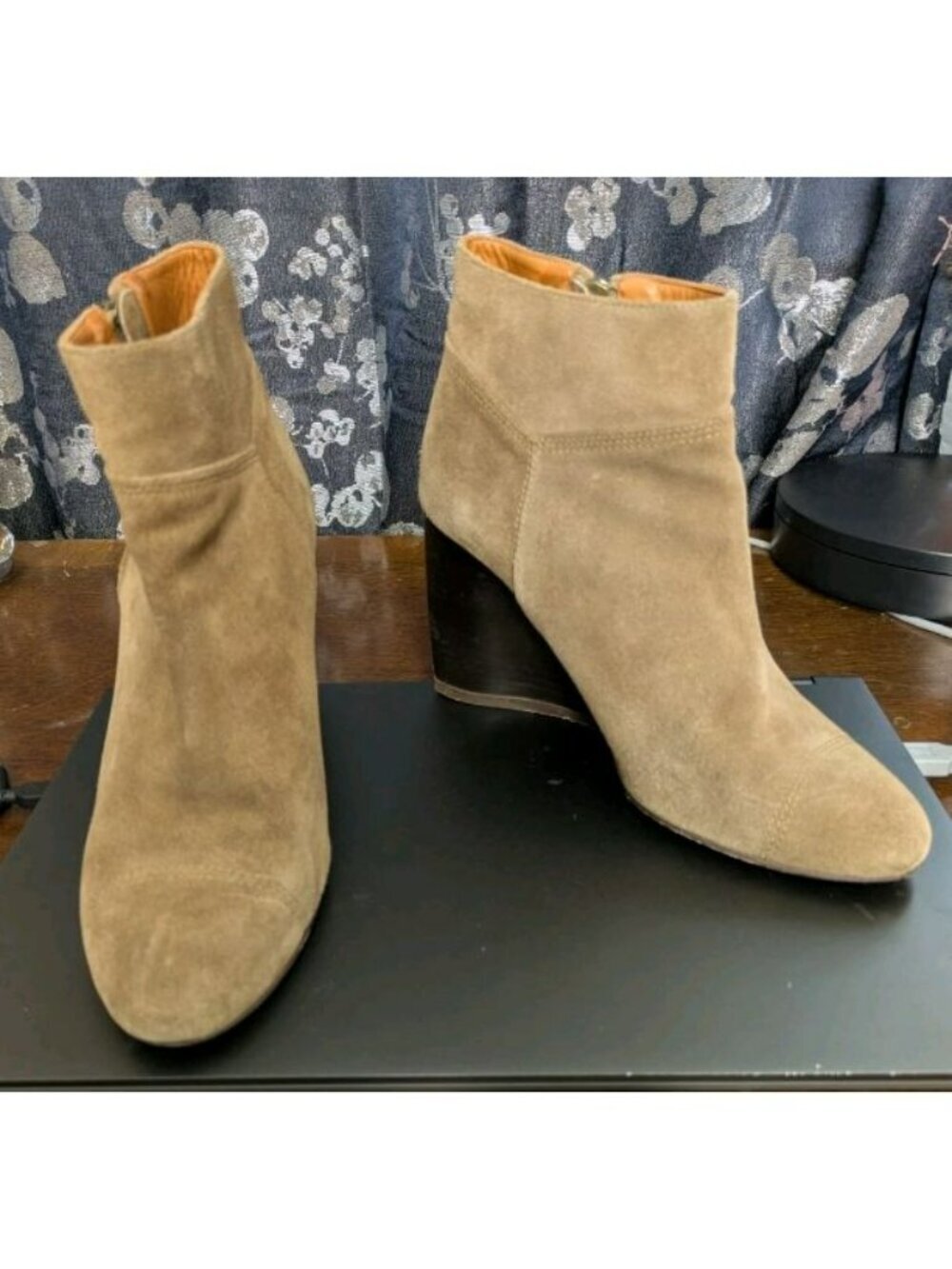 LANVIN Womens Tan Suede Wedge 3.75" Heel Almond Toe Ankle Boots EU 40 US 9